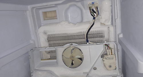 Ремонт холодильника. Водный стадион